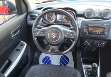 Suzuki Swift VI Hatchback Facelifting 1.2 DualJet SHVS 83KM 2020 Suzuki Swift 1.2 Dualjet SHVS Premium 1.2 Benzyna 83KM, zdjęcie 7