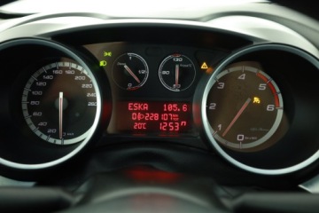 Alfa Romeo Giulietta Nuova II Hatchback 5d 1.6 JTD 16v 105KM 2011 Alfa Romeo Giulietta 1.6 JTDM, Klima, Klimatronic, zdjęcie 7