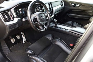 Volvo XC60 II Crossover D3 150KM 2018 Volvo XC 60 R-Design Czujniki park. Tempomat Klima 2strefowa HAK FV23, zdjęcie 12