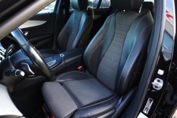 Mercedes Klasa E W213 Limuzyna Facelifting 2.0 E220d 194KM 2021 Mercedes-Benz Klasa E 4Matic Kamera Czujniki park Tempomat Asyst. mart, zdjęcie 10