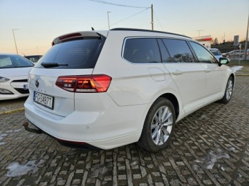 Volkswagen Passat B8 Variant 2.0 TDI BlueMotion SCR 150KM 2019 Volkswagen Passat Variant 2,0 diesel 150KM DSG LED, zdjęcie 3