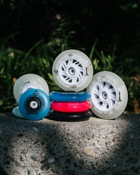 ФЛУОРЕСЦЕНТНЫЕ КОЛЕСА LUMINOUS BLUE GLOW 100MM ДЛЯ РОЛИКОВ