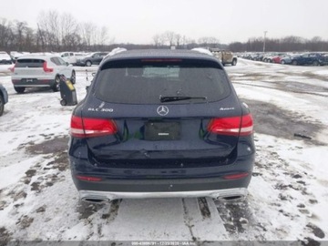 Mercedes GLC C253 2018 Mercedes-Benz GLC 2018 MERCEDES-BENZ GLC 300 4MATIC 2.0 Benzyna 241KM, zdjęcie 13