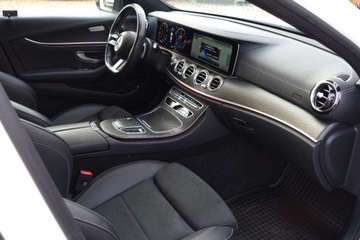 Mercedes Klasa E W213 Limuzyna Facelifting 2.0 220d 200KM 2023 Mercedes-Benz Klasa E AMG, 4-Matic, kamera, CarPlayAA, LED, Ambient, 2.0 2, zdjęcie 6