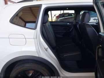 Volkswagen Tiguan III 2024 Volkswagen Tiguan 2.0T SE R-Line Black 2024 2.0 Benzyna 184KM, zdjęcie 12