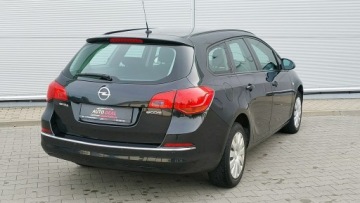 Opel Astra J Sports Tourer Facelifting 1.6 CDTI ecoFLEX 110KM 2015 Opel Astra 1.6D, 110KM, Bezwypadek, zdjęcie 14