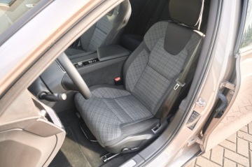 Volvo S60 III Sedan Facelifting 2.0 B4 197KM 2024 17tyś, PRZEBIEG_____4 SZTUKI W OFERCIE, zdjęcie 25