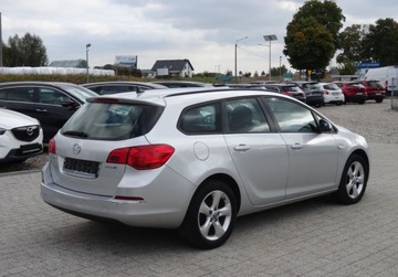 Opel Astra J Sports Tourer Facelifting 1.6 CDTI ecoFLEX 110KM 2015 Opel Astra 1.6 CDTI 110KM Okazja Sprowadzony Oplacony 1.6 Diesel 110KM, zdjęcie 13