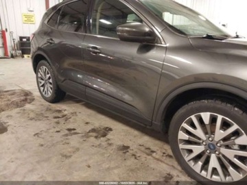 Ford Escape III 2020 Ford Escape Titanium, 2020r., 4x4, 2.0L 2.0 Benzyna 250KM, zdjęcie 6