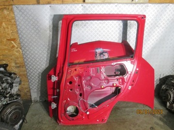 DVEŘE PRAVÉ PRAVÝ ZADNÍ DAIHATSU YRV LAK R29