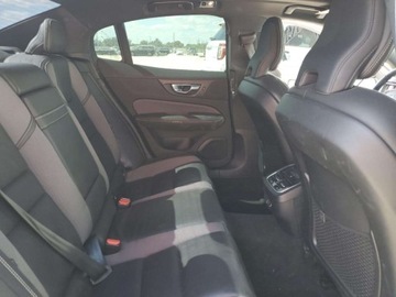 Volvo S60 III Sedan 2.0 T5 250KM 2020 Volvo S60 T5 R-Design 2020 2.0l 2.0 Benzyna 250KM, zdjęcie 10