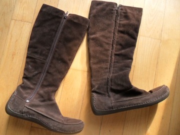 Clarks-wysokie zamszowe kozaki 38,5 /25,5 cm