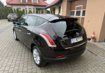 Lancia Delta III Hatchback 1.4 Turbo-Jet 120KM 2012 Lancia Delta 1,4 120KM Klimatronik Navi 1.4 Benzyna 120KM, zdjęcie 8