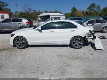 Mercedes Klasa C W206 2021 Mercedes-Benz Klasa C 2021r., C 300, od ubezpieczalni 2.0 Benzyna 255KM, zdjęcie 3
