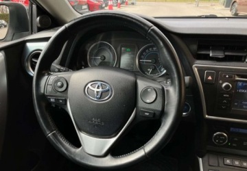Toyota Auris II Touring Sports Hybrid 135 136KM 2014 Toyota Auris Toyota Auris 1.8 Hybryda 136KM, zdjęcie 19