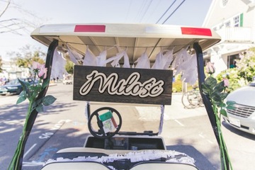 Надпись на стене для спальни ЛЮБОВЬ. Деревянная надпись на столе НЕВЕСТНОЙ ПАРЫ.