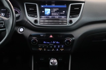 Hyundai Tucson III SUV 2.0 CRDI 136KM 2016 Hyundai Tucson 2.0 CRDi, Salon Polska, 4X4, Navi, zdjęcie 11