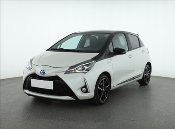 Toyota Yaris III Hatchback 5d Facelifting 2017 1.5 Hybrid 100KM 2018 Toyota Yaris 1.5 Hybrid, Salon Polska, zdjęcie 1