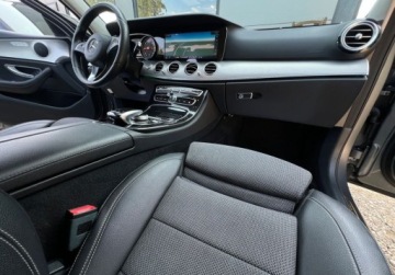 Mercedes Klasa E W213 Kombi 2.0 220d 194KM 2016 Mercedes-Benz Klasa E E 220D AUTOMAT 195KMLED perfekcyjny zarejestrowa, zdjęcie 14