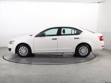 Skoda Octavia II Hatchback Facelifting 1.6 TDI CR DPF 105KM 2013 Skoda Octavia 1.6 TDI, Klima, Parktronic, zdjęcie 2