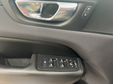 Volvo XC60 II 2021 Volvo XC 60 B4 B Momentum Pro, zdjęcie 12