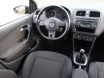 Volkswagen Polo V Hatchback 5d 1.2 TSI 105KM 2010 VW Polo 1.2 TSI, Salon Polska, Serwis ASO, Klima, zdjęcie 6
