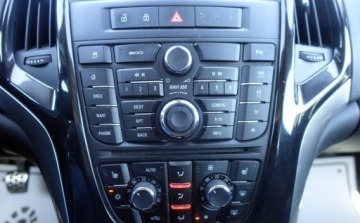 Opel Astra J Sports Tourer Facelifting 2.0 BiTurbo CDTI 195KM 2014 Opel Astra 2.0CDTI 195KM BiTurbo Wymieniony rozrzad Nowe opony Navi Skora, zdjęcie 19