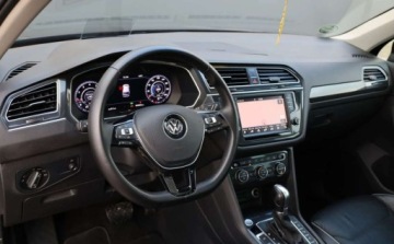 Volkswagen Tiguan I SUV Facelifting 2.0 TSI 180KM 2016 Volkswagen Tiguan Volkswagen Tiguan 2.0 TSI BMT 4Mot Highline DSG 2.0 180KM, zdjęcie 25