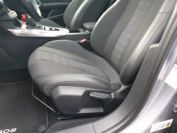 Peugeot 308 II SW Facelifting 1.2 PureTech 130KM 2018 PEUGEOT 308 II 1.2 Aut, Allure, PANORAMA, Full LED, podgrz. siedz, POLSKA, zdjęcie 4