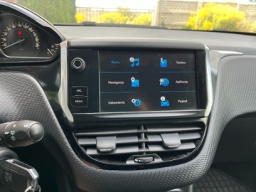 Peugeot 2008 I SUV Facelifting 1.2 PureTech 82KM 2018 Peugeot 2008 1.2 benzyna 82 KM zarejestrowany w PL zadbany mozliwa zam, zdjęcie 9