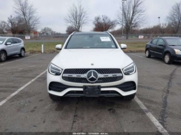 Mercedes GLC C253 2021 Mercedes-Benz GLC 300 4Matic 2021 2.0 Benzyna 255KM, zdjęcie 7