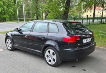 Audi A3 8P Hatchback 3d 1.6 FSI 115KM 2004 Audi A3 Sportback Audi A3 Klimatronik 1.6 Benzyna 116KM, zdjęcie 3