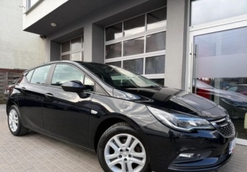 Opel Astra K Hatchback 5d 1.4 Turbo 150KM 2019 Opel Astra Automat, salon Polska, podgrzewane fotele i kierownica 1.4 150KM
