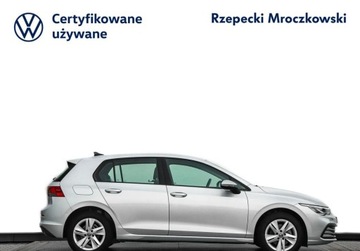 Volkswagen Golf VIII Hatchback 1.5 TSI EVO 130KM 2021 Volkswagen Golf 1.5 TSI 130KM Life Fotele Podgrzewane Czujniki Przod Tyl, zdjęcie 3