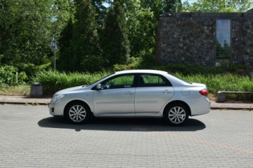 Toyota Corolla X Sedan 1.6 Valvematic 132KM 2009 Toyota Corolla 1.6Benzyna VVT-i 132KM 2009r. SALON, zdjęcie 4
