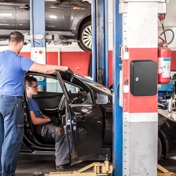 Коробка Шкаф Шкатулка Сейф для ключей с замком, металлический размер XL + 48 подвесок