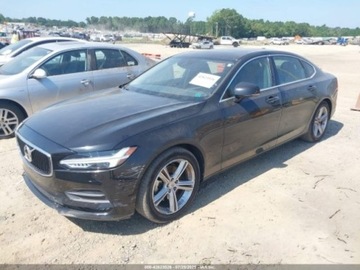 Volvo S90 II Sedan 2.0 T5 250KM 2018 Volvo S90 T5 MOMENTUM 2018, od ubezpieczalni 2.0 Benzyna 250KM, zdjęcie 1