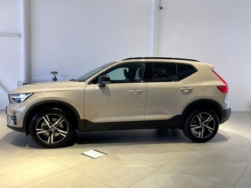 Volvo XC40 2025 VOLVO XC40 B4 Plus Dark Suv 2.0 (211KM) 2025, zdjęcie 4