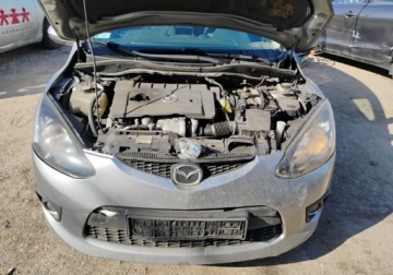 Mazda 2 II 2010 Mazda 2 122010r, 1.6 Benzyna. Lekko uszkodzony przod. Jezdzi. 1.6 90KM, zdjęcie 4