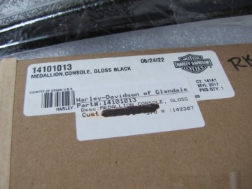 Консоль топливного бака 70900744 ROAD KING '14 - 2023 Harley OEM