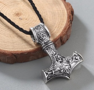 Wisiorek Runa Młot Thora Wicca Amulet Wiking Srebrny Talizman