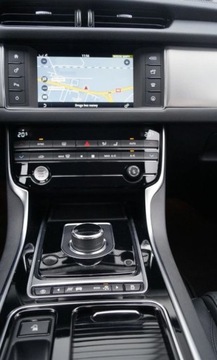 Jaguar XF II Sedan 2.0 i4D 180KM 2018 Jaguar XF 2.0 Diesel 180KM, zdjęcie 14