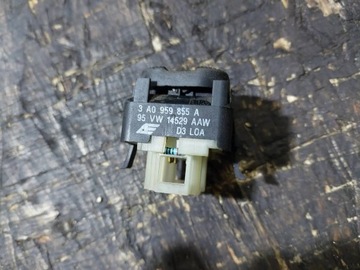 KNOFLÍKY SKEL ŘIDIČE LEVÝ PŘEDNÍ VOLKSWAGEN PASSAT B4 3A0959855A