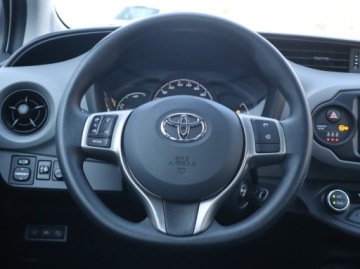 Toyota Yaris III Hatchback 5d Facelifting 2017 1.5 Hybrid 100KM 2020 Toyota Yaris 1.5 Hybrid, Salon Polska, zdjęcie 14