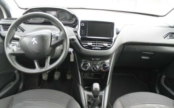 Peugeot 208 I Hatchback 5d Facelifting 1.6 BlueHDi 75KM 2017 Peugeot 208 1.6 Diesel 75KM, zdjęcie 8