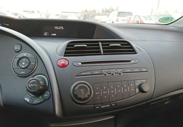 Honda Civic VIII Hatchback 3d 1.4 i-VTEC 100KM 2009 Honda Civic Honda Civic 1.3 Benzyna 100KM, zdjęcie 9