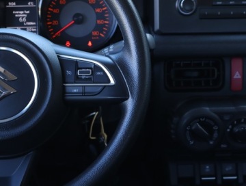 Suzuki Jimny IV Terenowy 1.5 102KM 2018 Suzuki Jimny 1.5 AllGrip, Salon Polska, zdjęcie 16