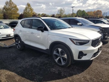 Volvo XC40 2024 Volvo XC 40 Plus 2024 2.0l 2.0 Benzyna 194KM, zdjęcie 4