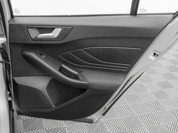 Ford Focus IV Kombi Facelifting 1.0 EcoBoost MHEV 125KM 2023 Ford Focus WD6989R#1.0 EcoBoost Titanium Podgrz.f, zdjęcie 25