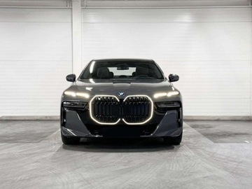 BMW Seria 7 G70 Sedan 3.0 40d 299KM 2025 BMW Seria 7 740d xDrive Sport Sedan 3.0 (299KM) 2025, zdjęcie 4